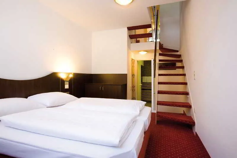 Aparthotel Living Hotel Am Olympiapark München