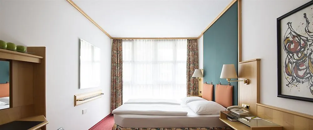 Living Hotel Am Olympiapark München 3*,